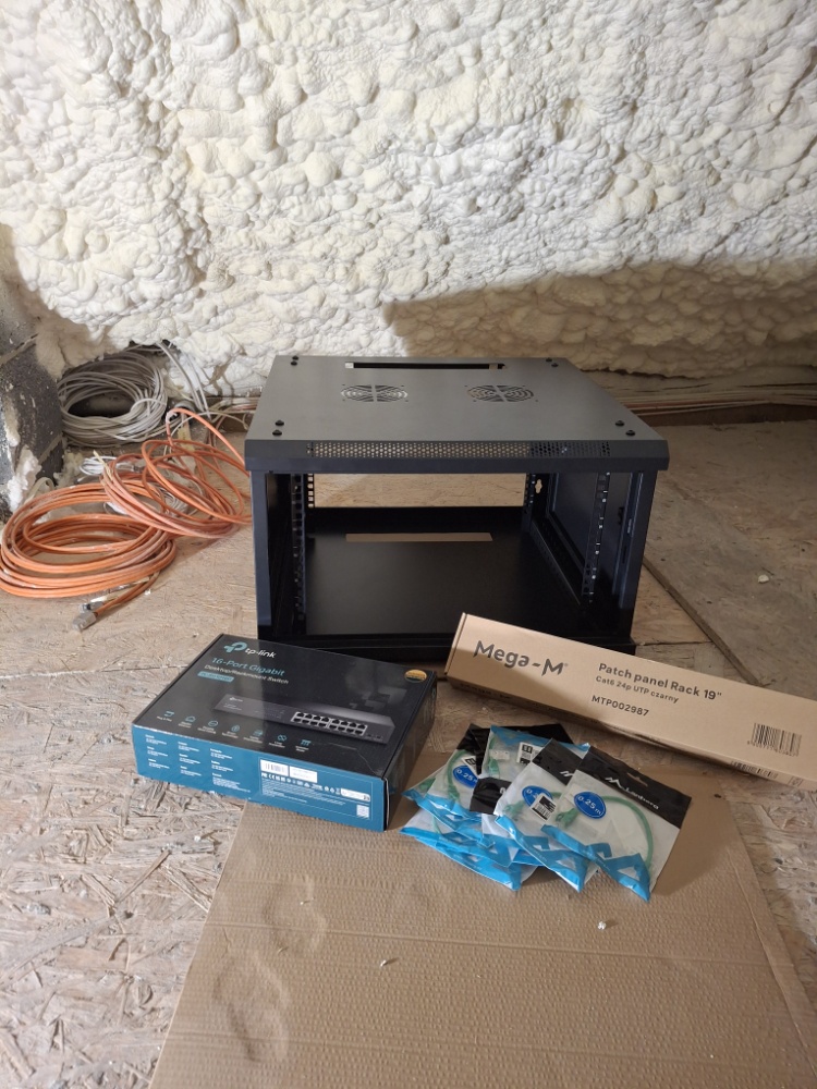 Unboxing szafy i podzespołów